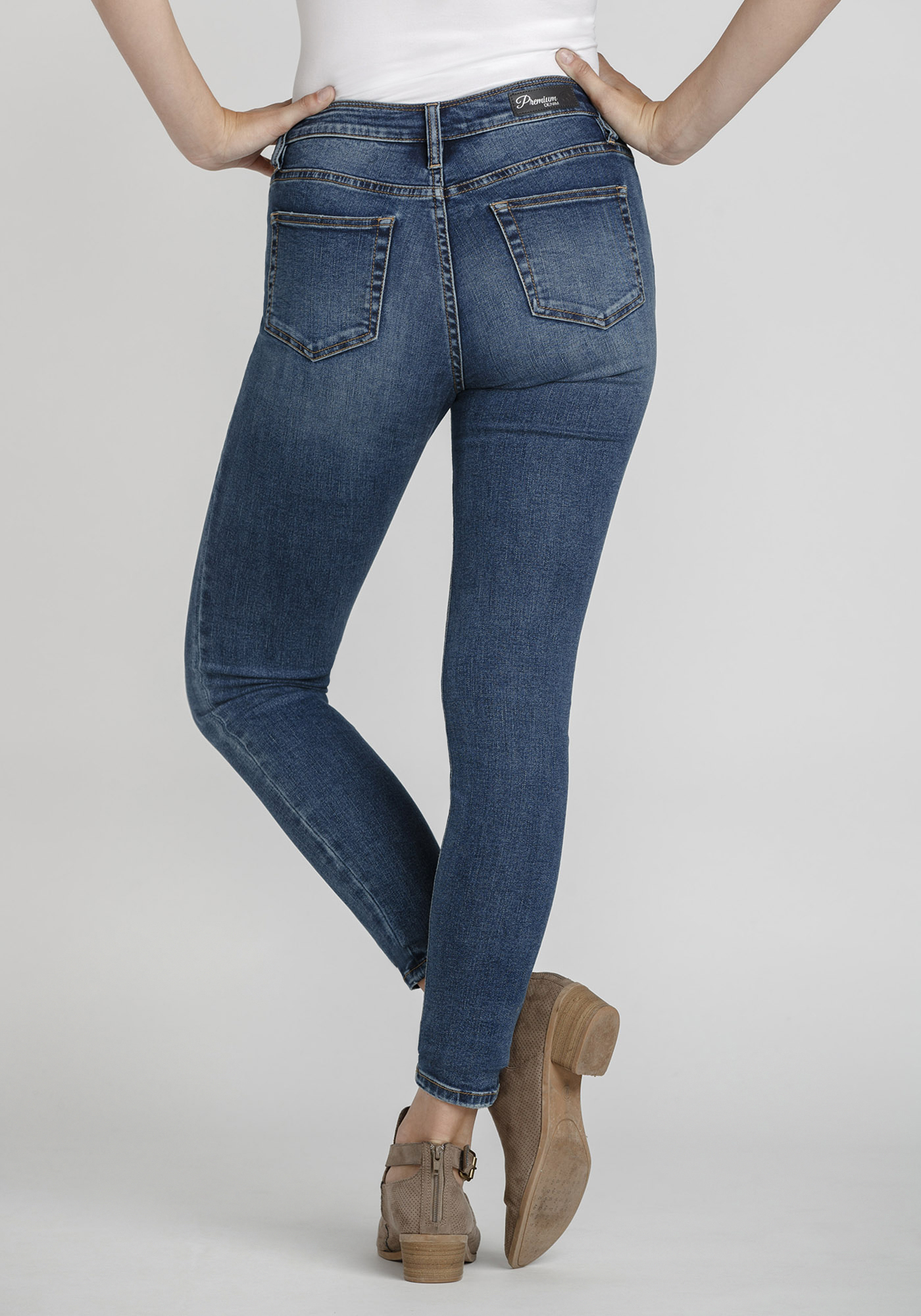 Women's Exposed Button Power Sculpt High Rise Skinny Jeans