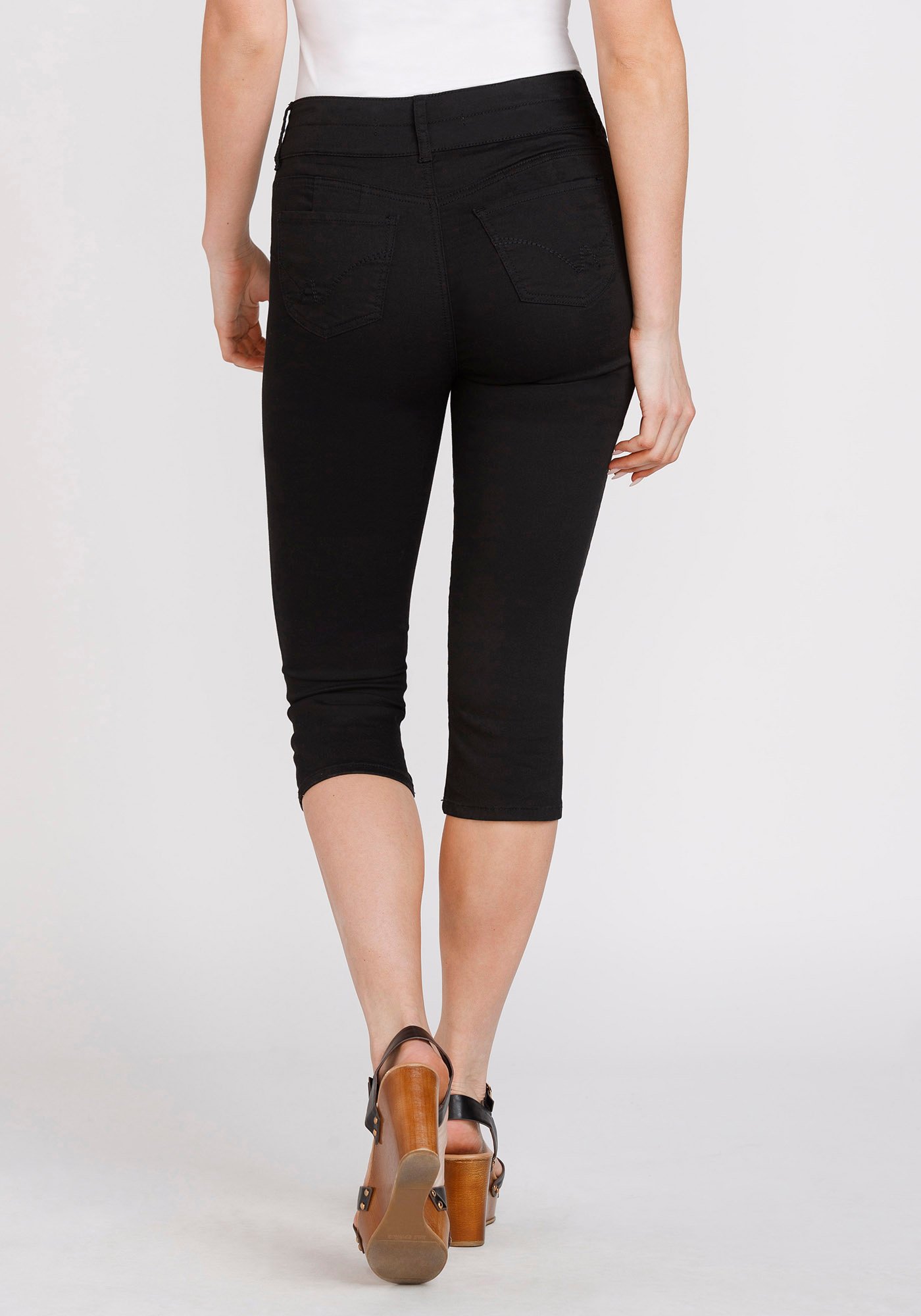 Women's Black Skinny Capri