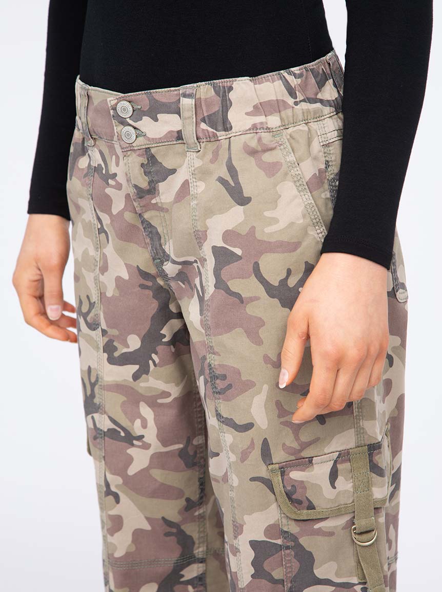 Women's 2 Button Camo Baggy Cargo Pants