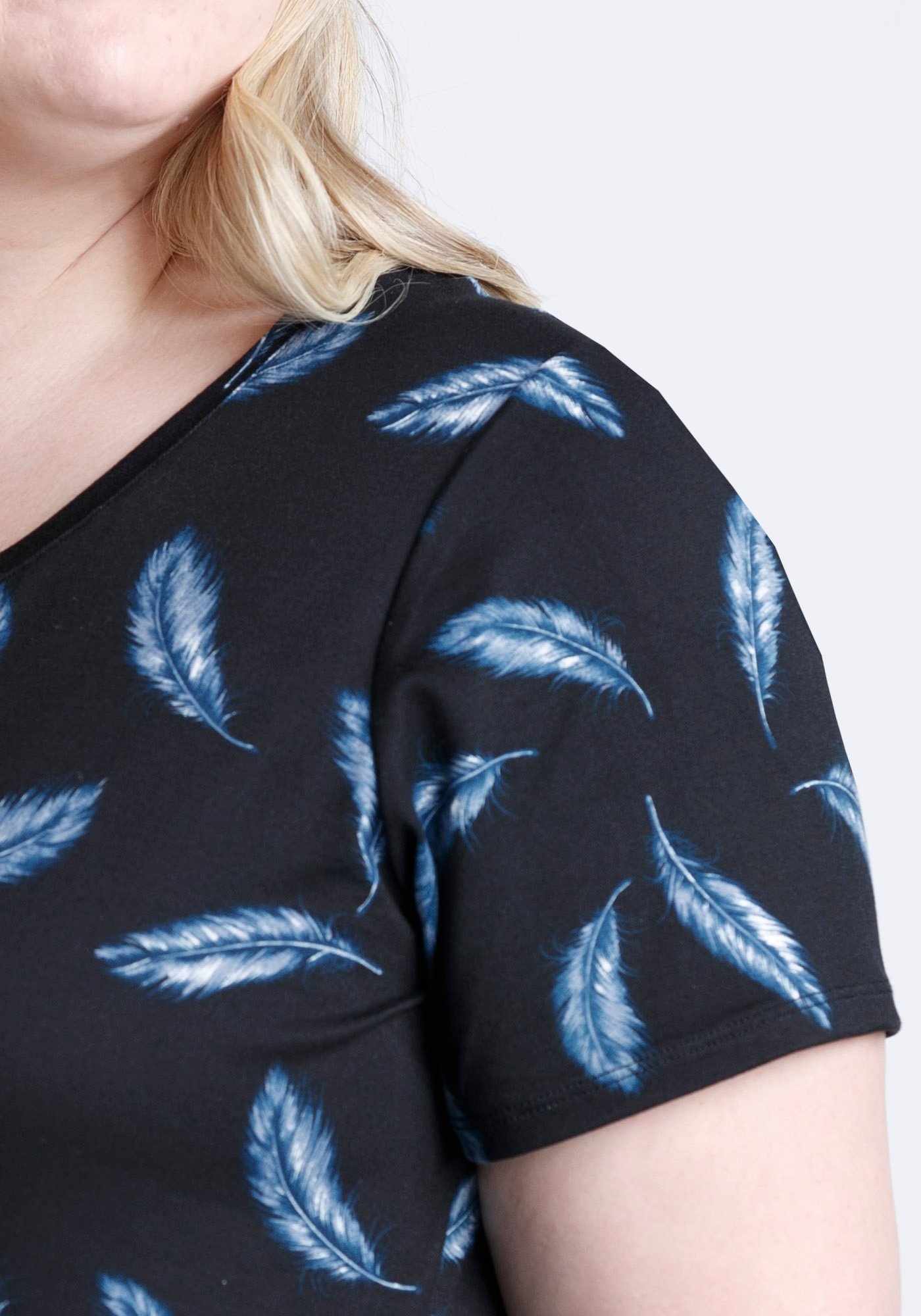 Women's Feather Scoop Neck Tee