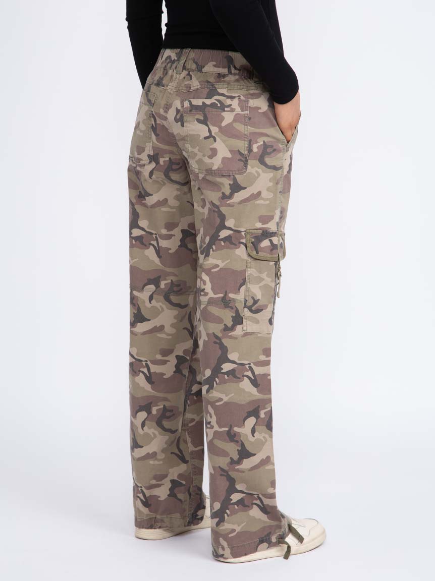 Women's 2 Button Camo Baggy Cargo Pants