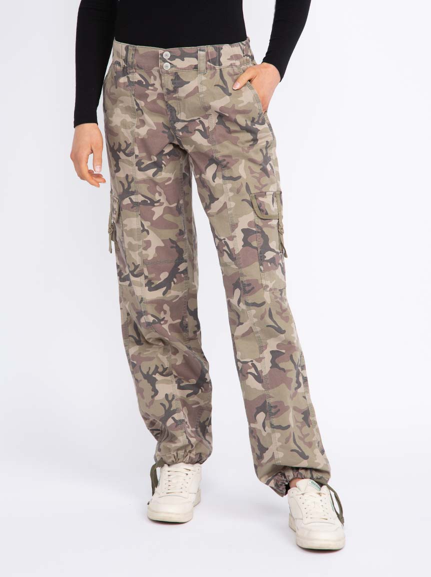 Women's 2 Button Camo Baggy Cargo Pants